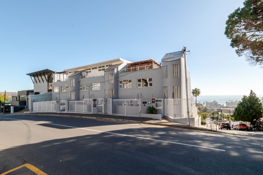 3 Bedroom Property for Sale in Sea Point Western Cape